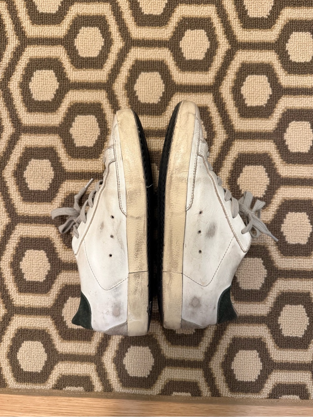 Golden Goose White Sneakers with Dark Green Heel Detail - Picture 4 of 9